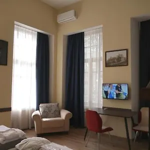 opera-garden-apartment-in-tbilisi-center.alltbilisihotels.com/