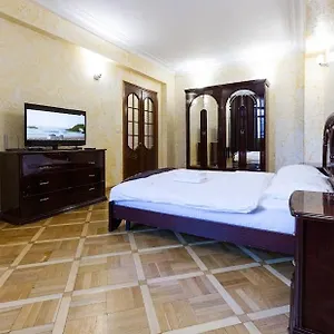 911-apartments-antonovich.hotels-of-kiev.com/